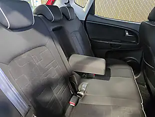 Used 2018 Kia Venga 2 Red - Interior and Exterior details 14