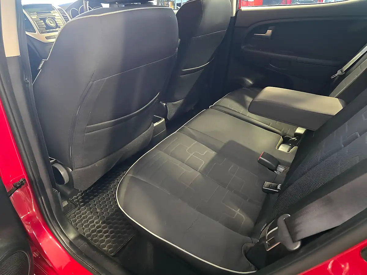 Used 2018 Kia Venga 2 Red - Interior and Exterior details 15