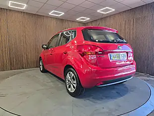 Used 2018 Kia Venga 2 Red - Interior and Exterior details 4