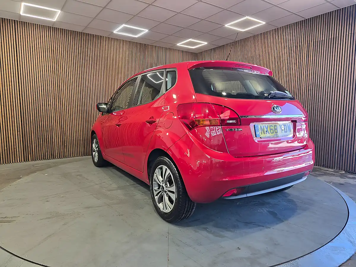 Used 2018 Kia Venga 2 Red - Interior and Exterior details 4
