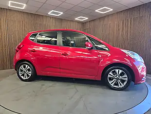 Used 2018 Kia Venga 2 Red - Interior and Exterior details 7