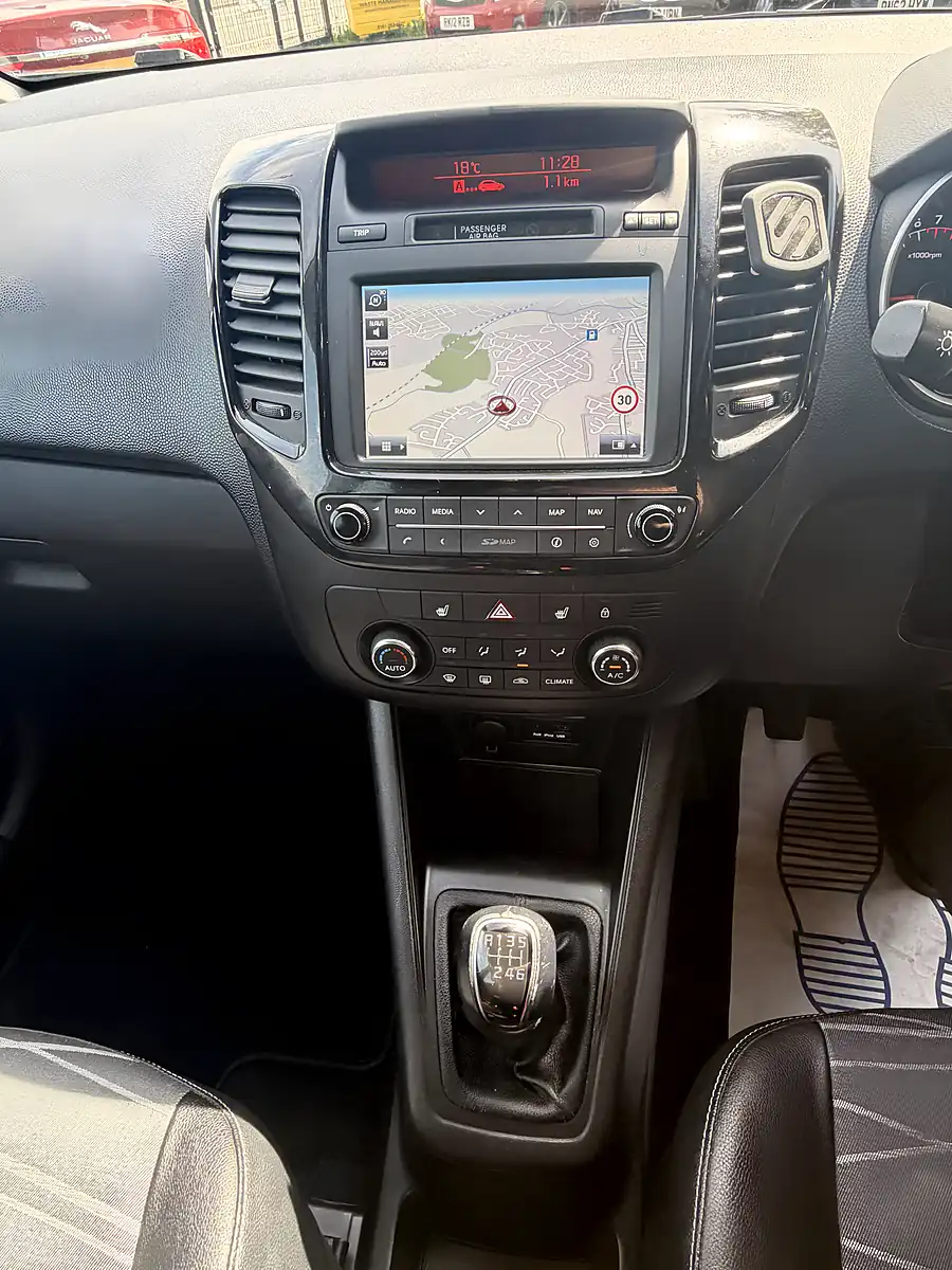 Used 2018 Kia Venga 3 White - Interior and Exterior details 10