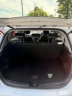 Used 2018 Kia Venga 3 White - Interior and Exterior details 12