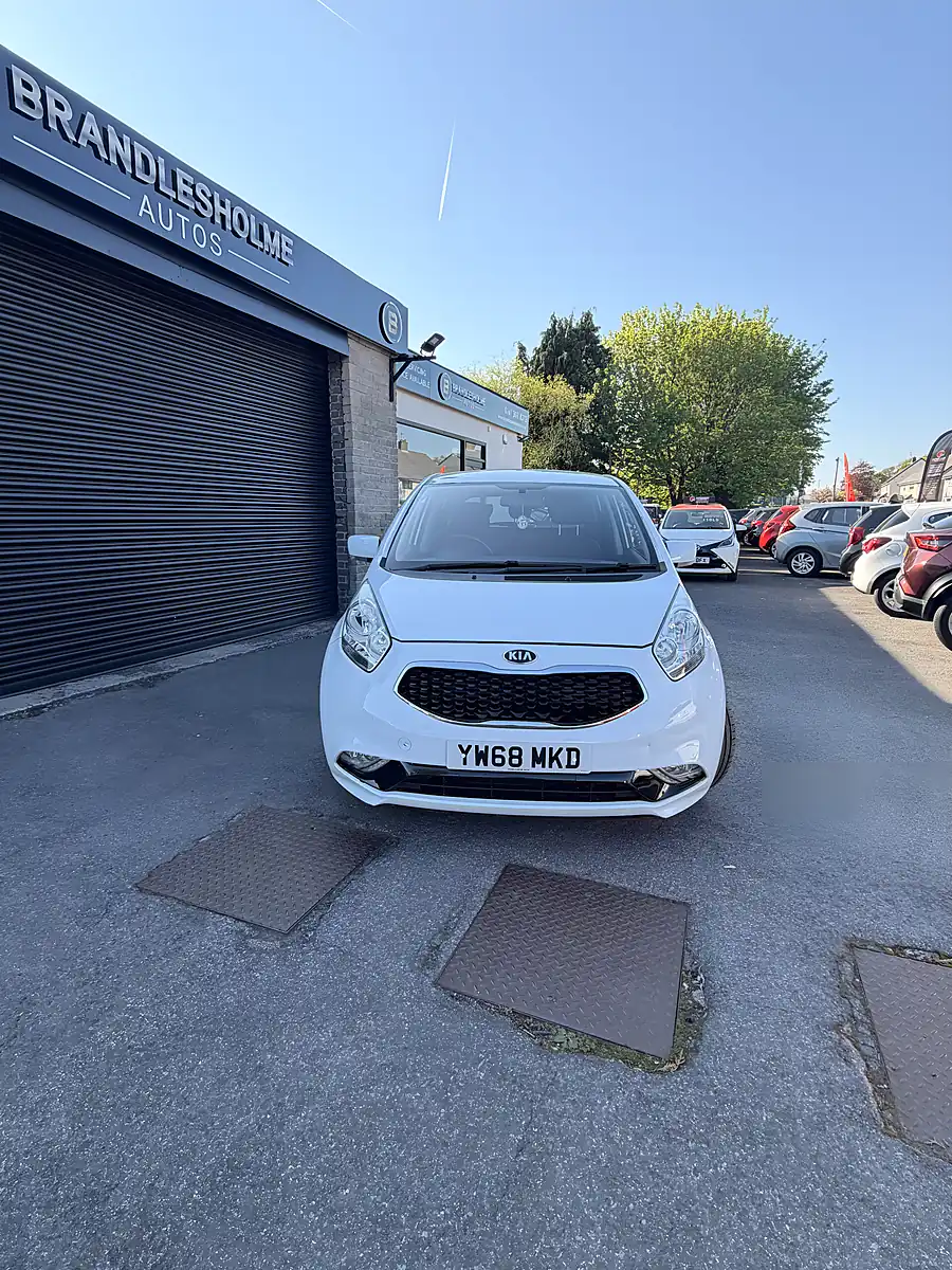 Used 2018 Kia Venga 3 White - Interior and Exterior details 2