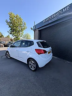 Used 2018 Kia Venga 3 White - Interior and Exterior details 5