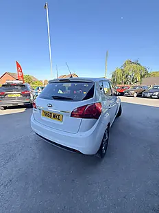 Used 2018 Kia Venga 3 White - Interior and Exterior details 7