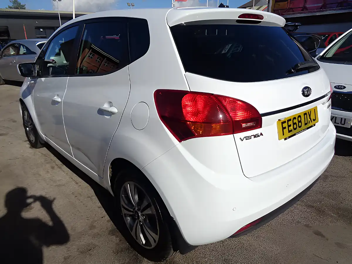 Used 2018 Kia Venga 3 White - Interior and Exterior details 3