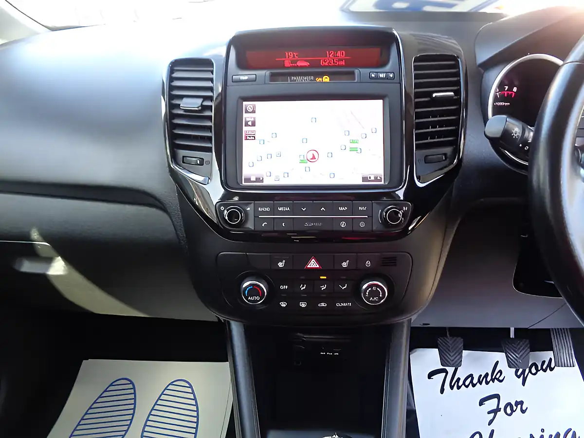 Used 2018 Kia Venga 3 White - Interior and Exterior details 8