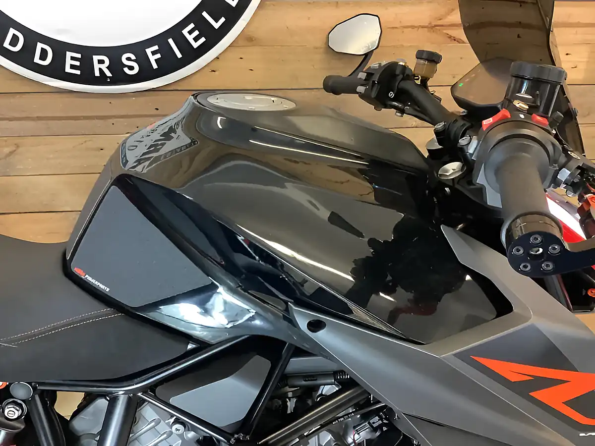 Used 2018 Ktm 1290 Super Duke Black - Interior and Exterior details 10