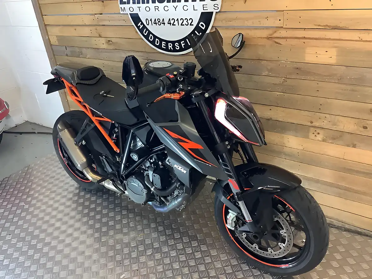 Used 2018 Ktm 1290 Super Duke Black - Interior and Exterior details 5