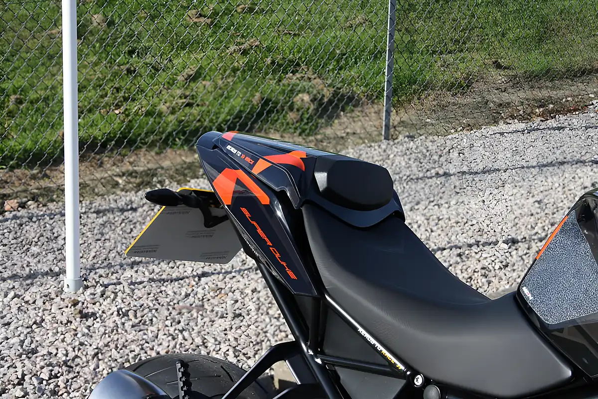 Used 2018 Ktm 1290 Super Duke R Black - Interior and Exterior details 17