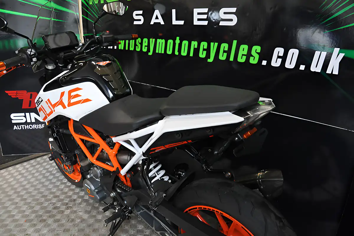 Used 2018 Ktm 390 Duke Orange - Interior and Exterior details 11