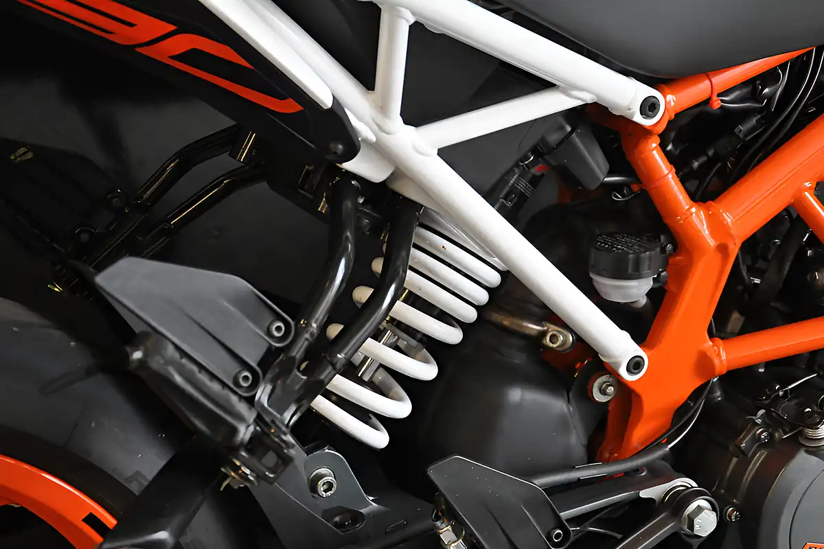 Used 2018 Ktm 390 Duke Orange - Interior and Exterior details 15