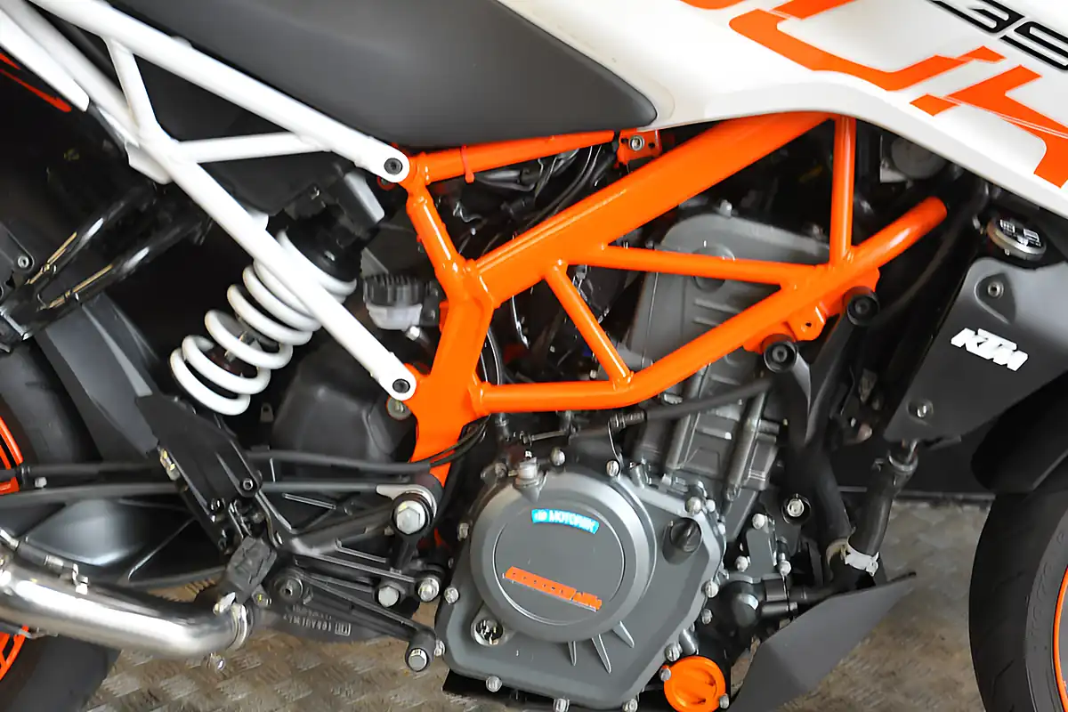 Used 2018 Ktm 390 Duke Orange - Interior and Exterior details 16