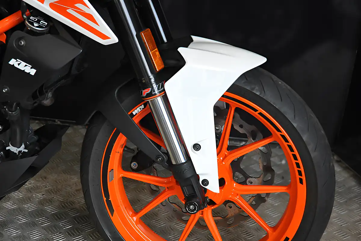 Used 2018 Ktm 390 Duke Orange - Interior and Exterior details 17