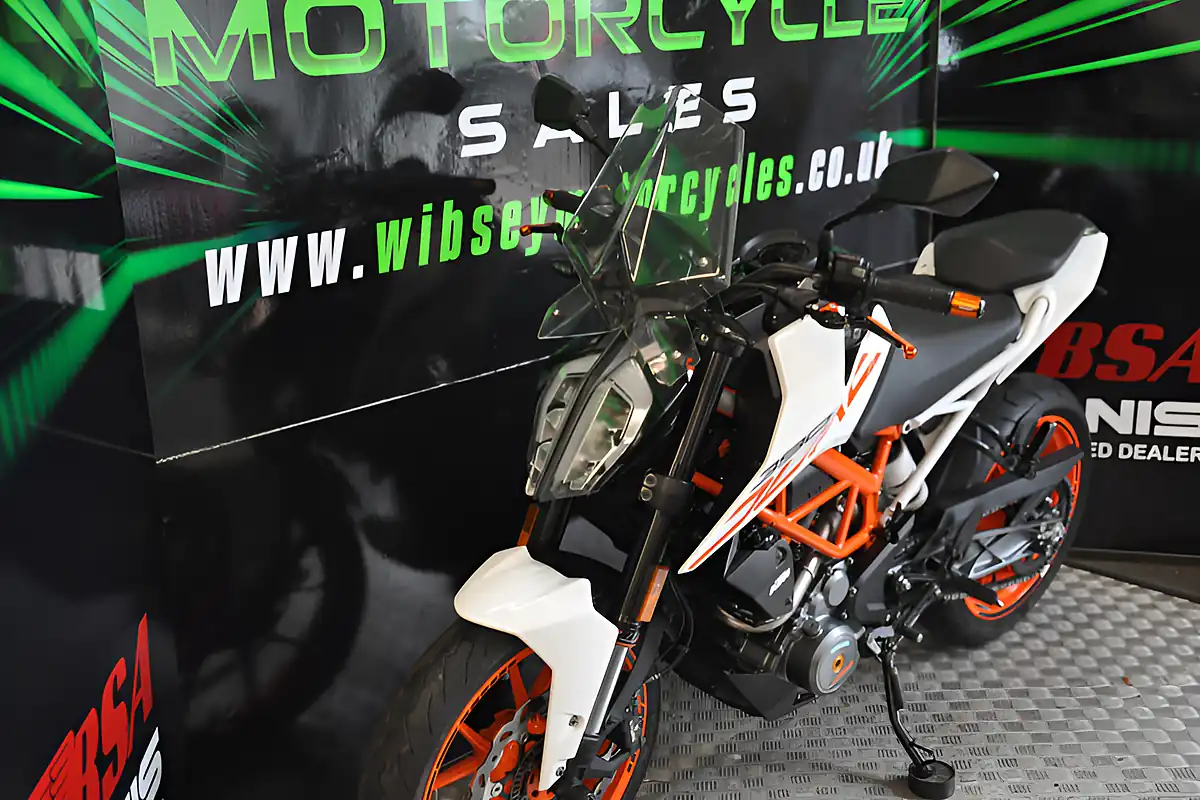Used 2018 Ktm 390 Duke Orange - Interior and Exterior details 3