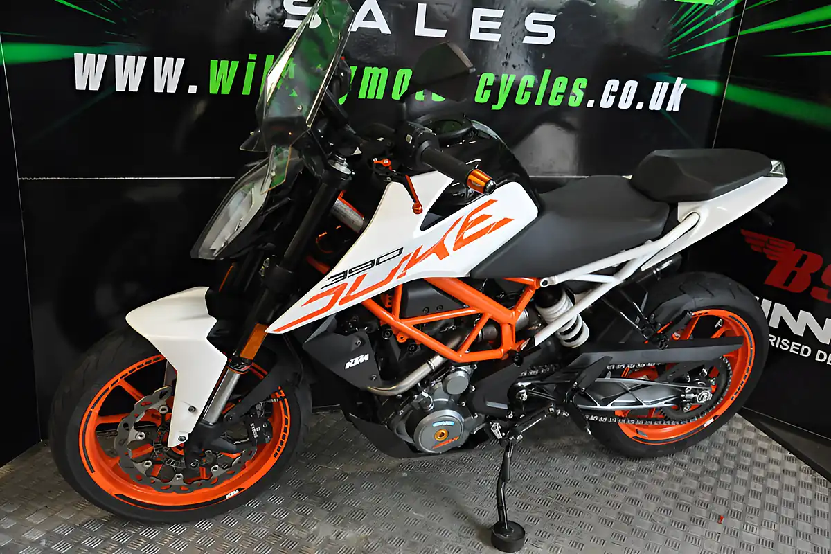 Used 2018 Ktm 390 Duke Orange - Interior and Exterior details 4