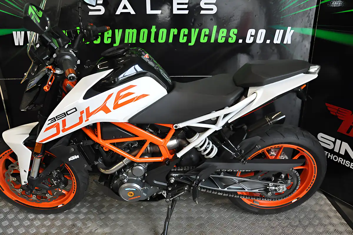 Used 2018 Ktm 390 Duke Orange - Interior and Exterior details 8