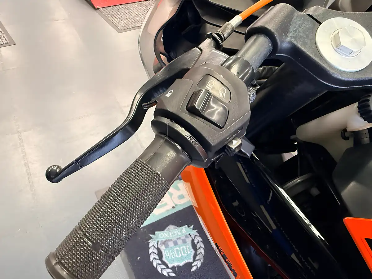 Used 2018 Ktm Rc 125 - Interior and Exterior details 11