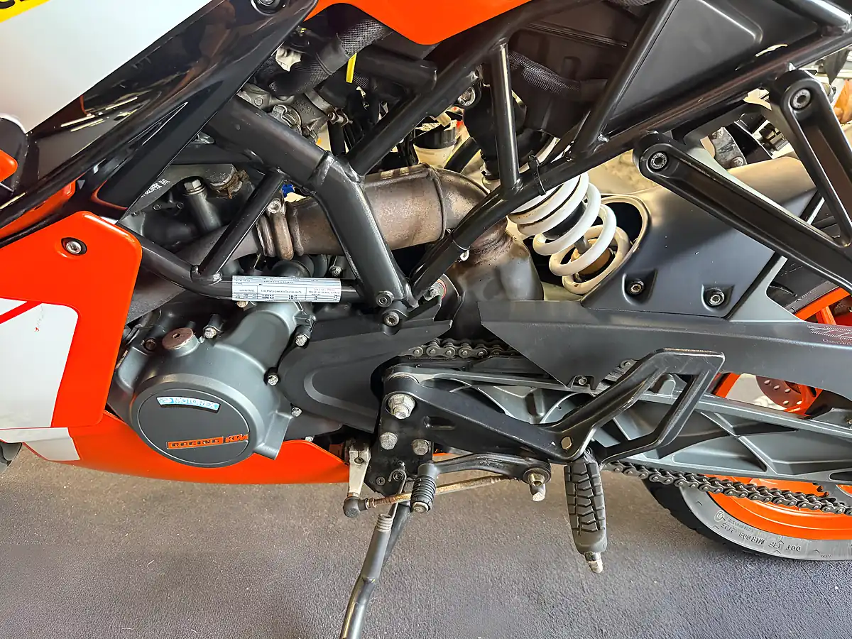 Used 2018 Ktm Rc 125 - Interior and Exterior details 12