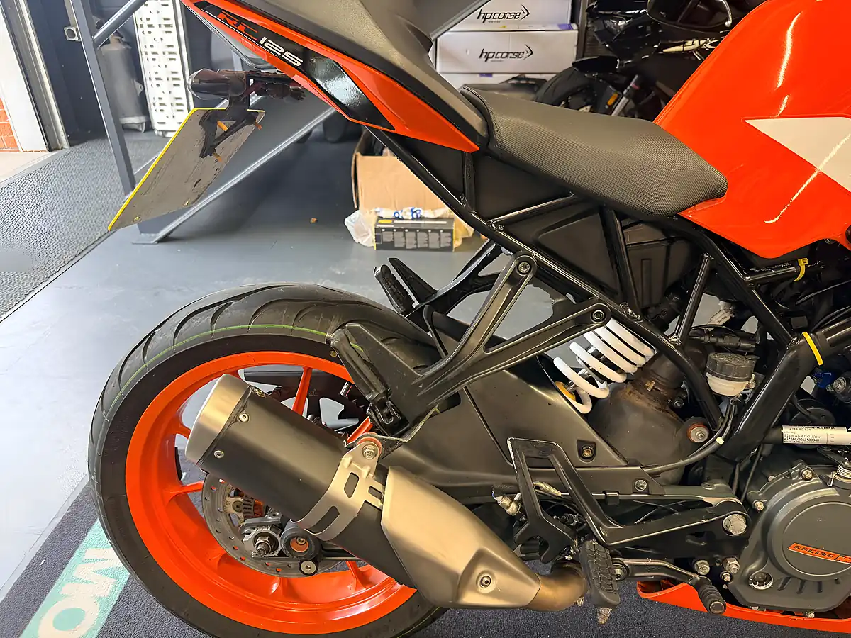 Used 2018 Ktm Rc 125 - Interior and Exterior details 13