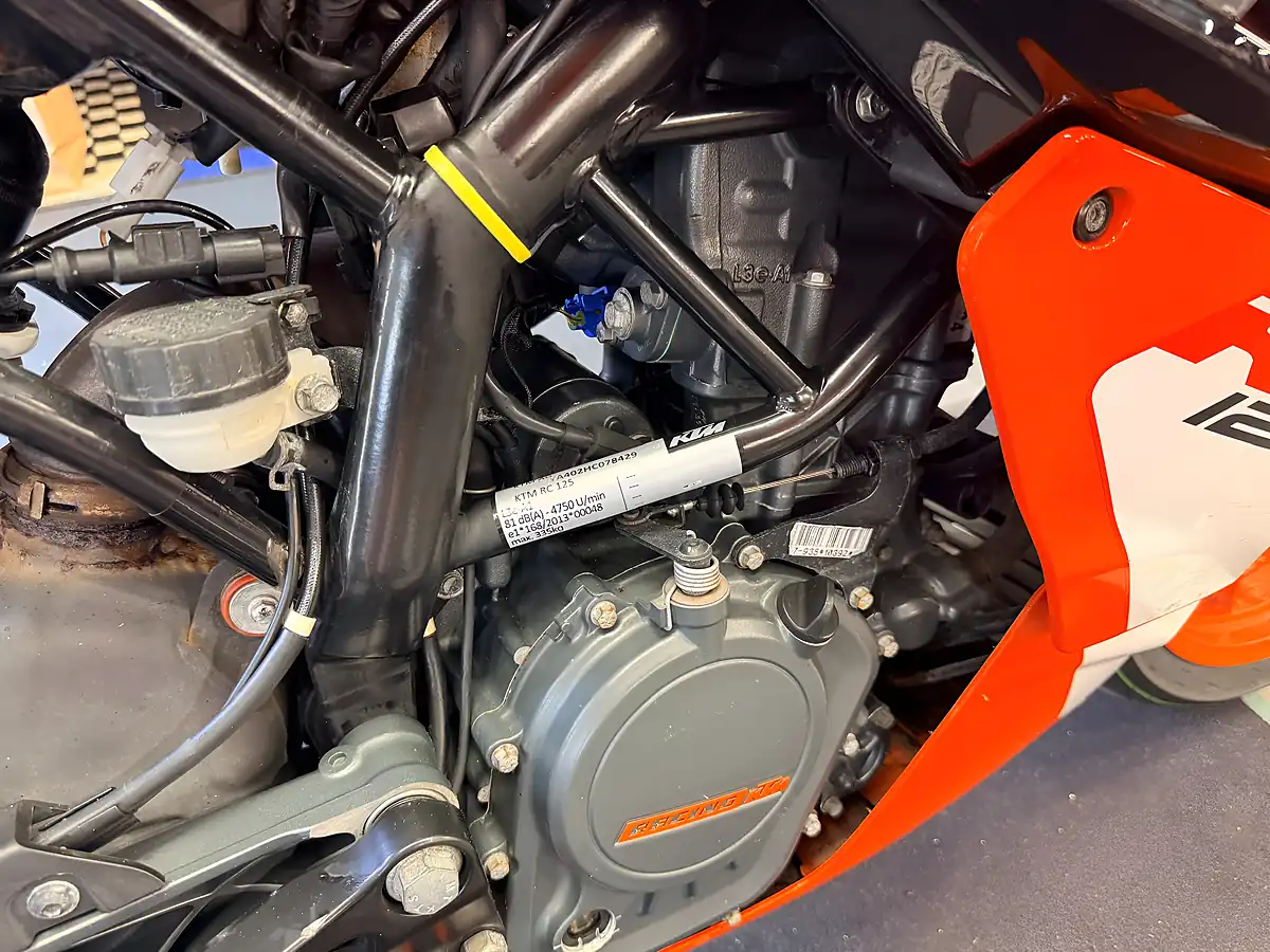 Used 2018 Ktm Rc 125 - Interior and Exterior details 4