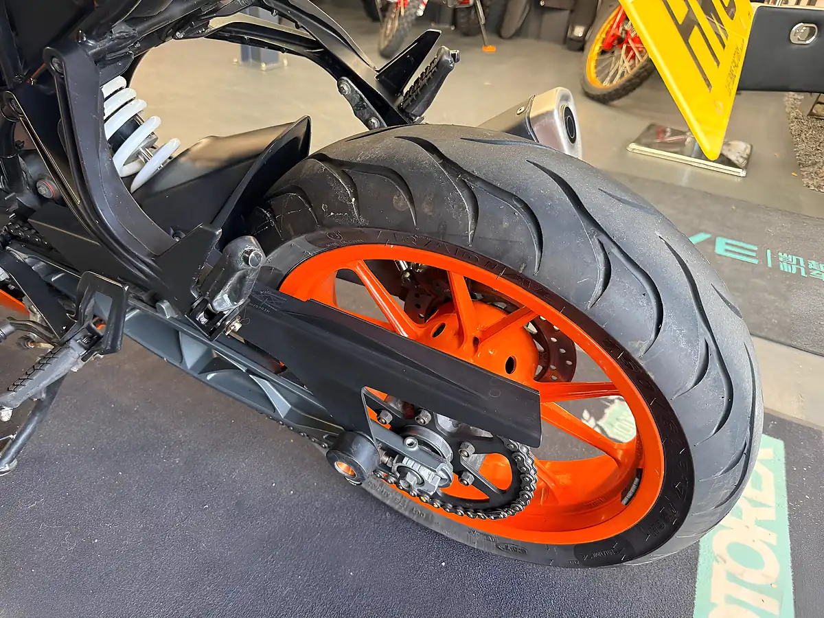 Used 2018 Ktm Rc 125 - Interior and Exterior details 8