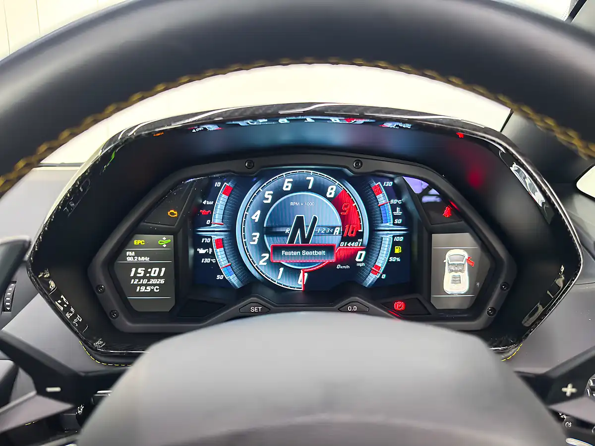 Used 2018 Lamborghini Aventador Lp 740-4 S White - Interior and Exterior details 14