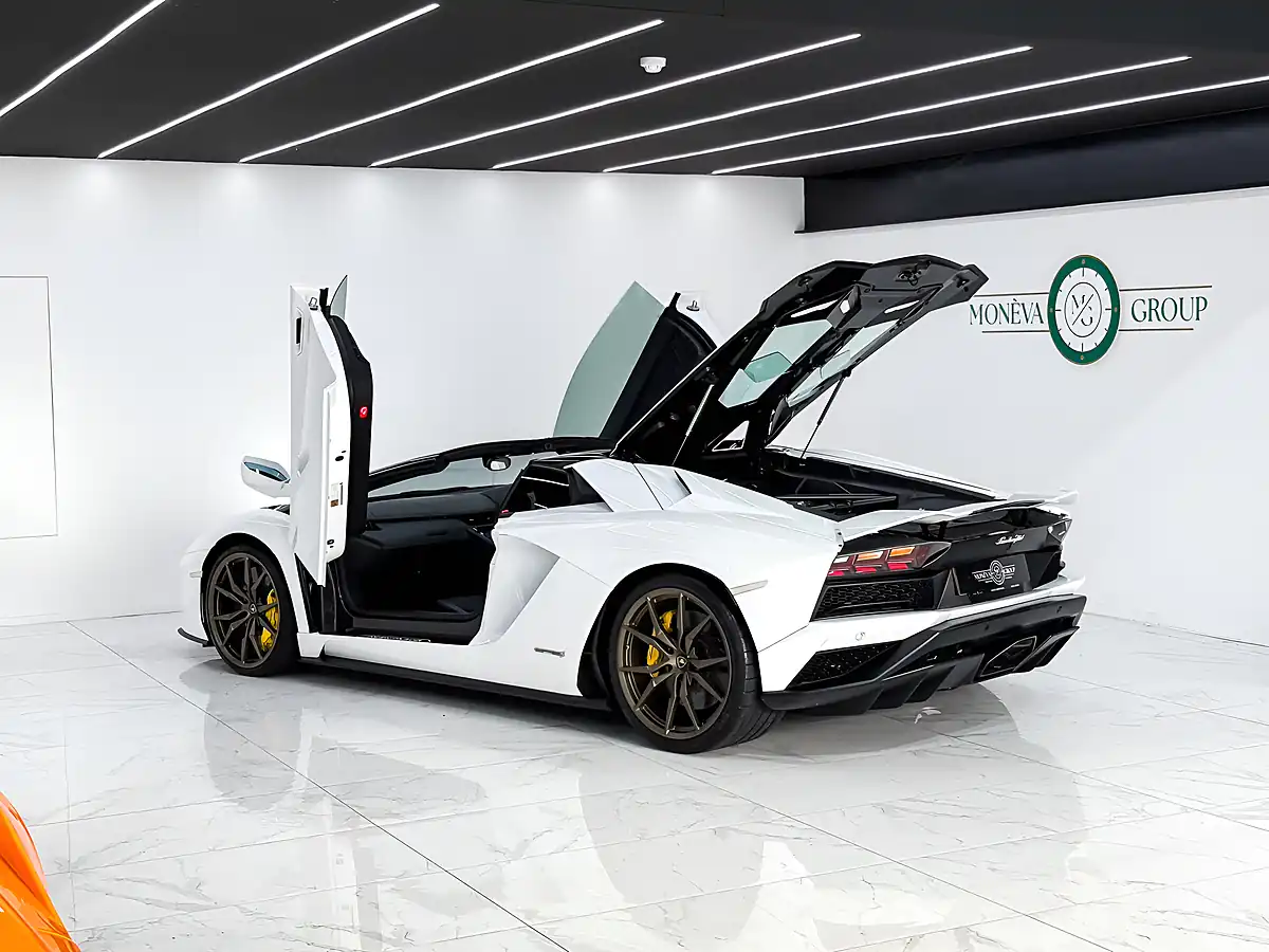 Used 2018 Lamborghini Aventador Lp 740-4 S White - Interior and Exterior details 17