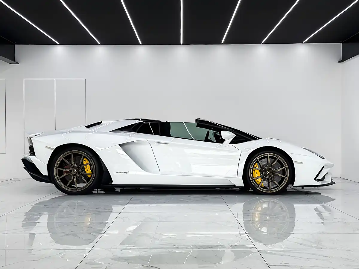 Used 2018 Lamborghini Aventador Lp 740-4 S White - Interior and Exterior details 2