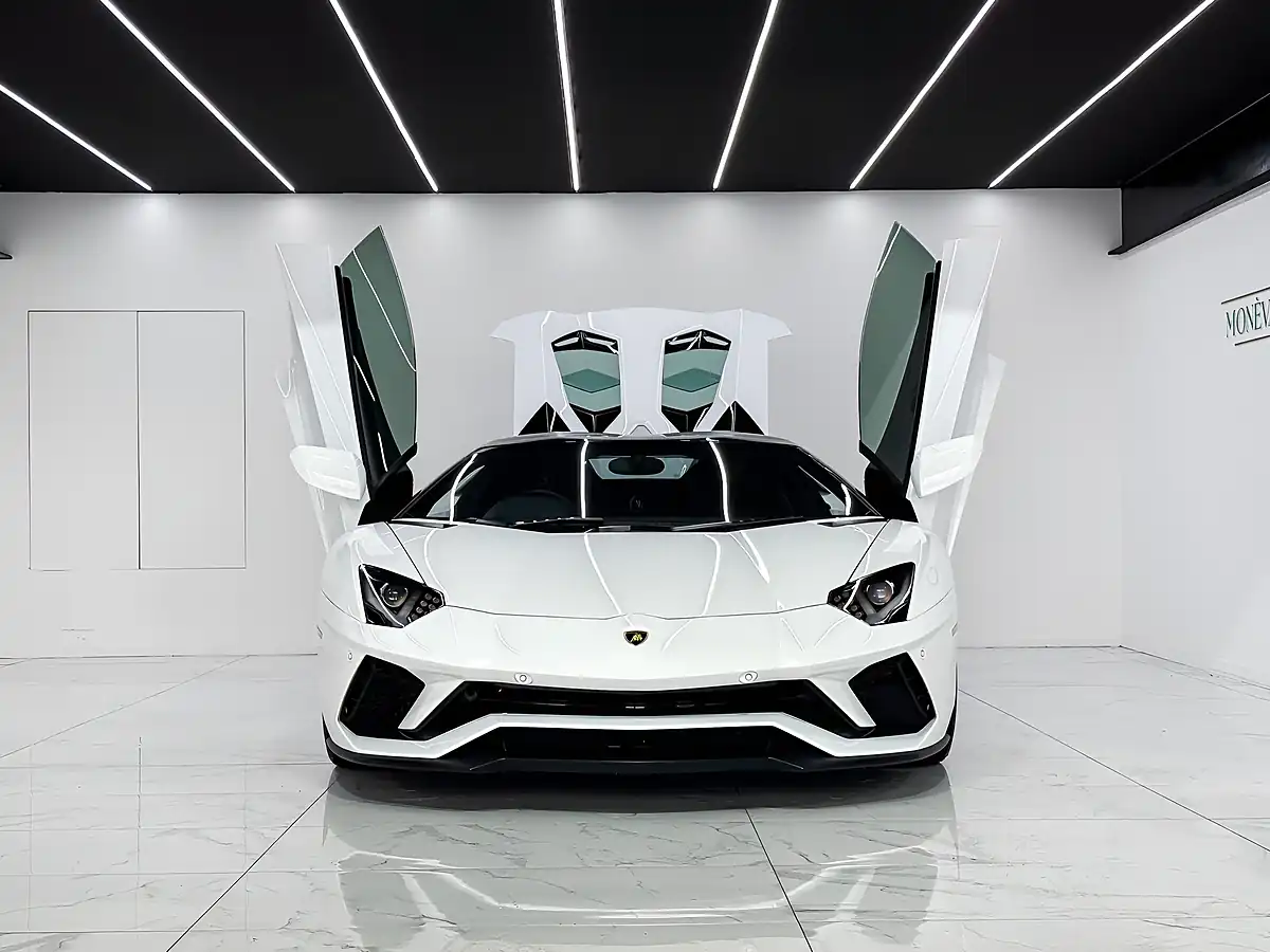 Used 2018 Lamborghini Aventador Lp 740-4 S White - Interior and Exterior details 3