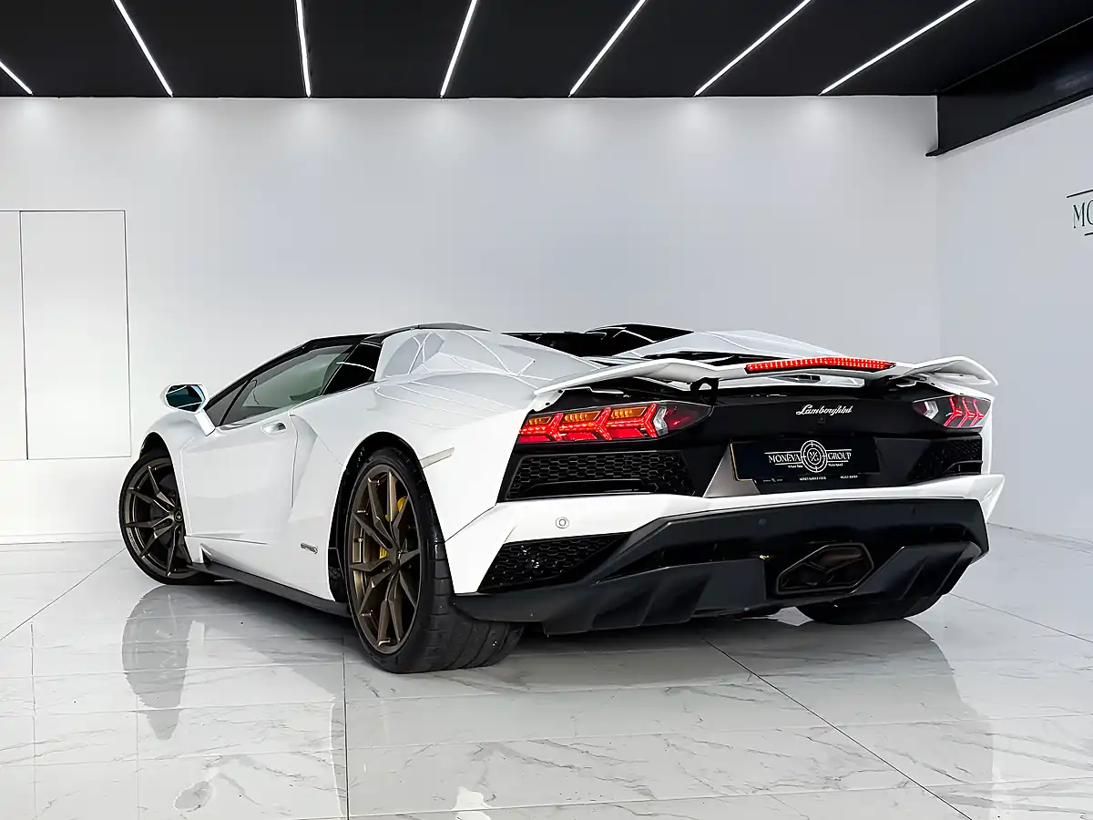 Used 2018 Lamborghini Aventador Lp 740-4 S White - Interior and Exterior details 5