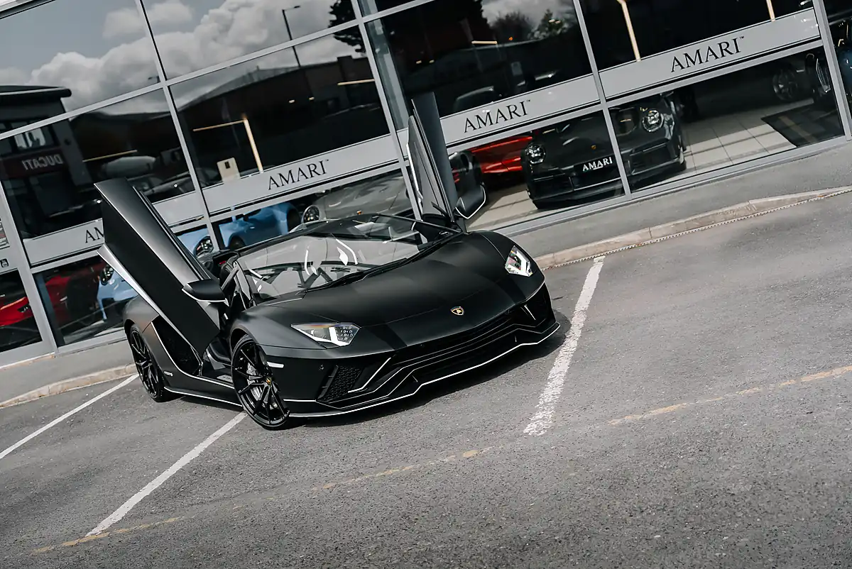 Used 2018 Lamborghini Aventador S Roadster Nero Aldebaran - Interior and Exterior details 11