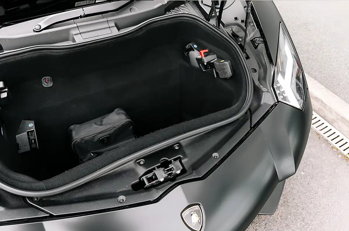 Used 2018 Lamborghini Aventador S Roadster Nero Aldebaran - Interior and Exterior details 20