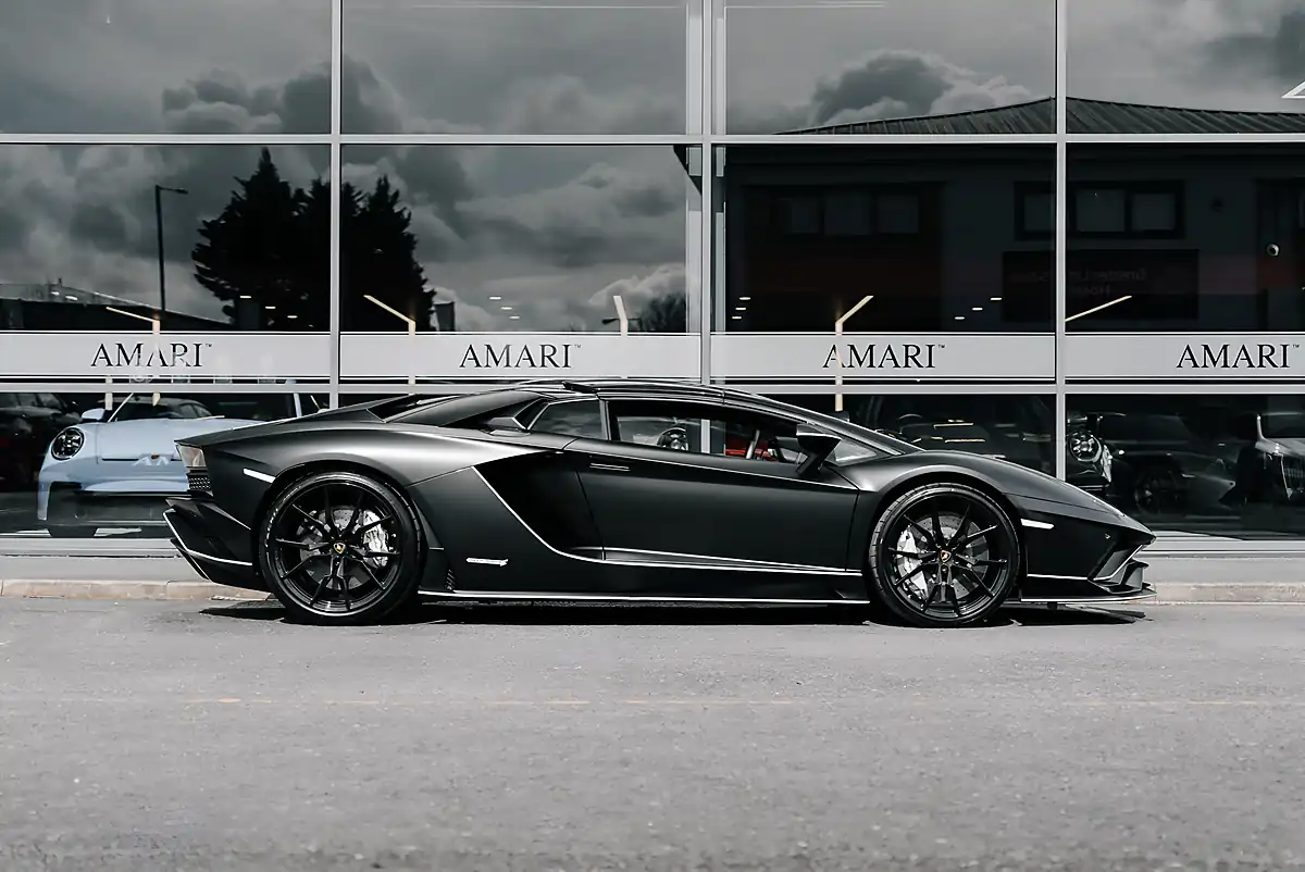 Used 2018 Lamborghini Aventador S Roadster Nero Aldebaran - Interior and Exterior details 3
