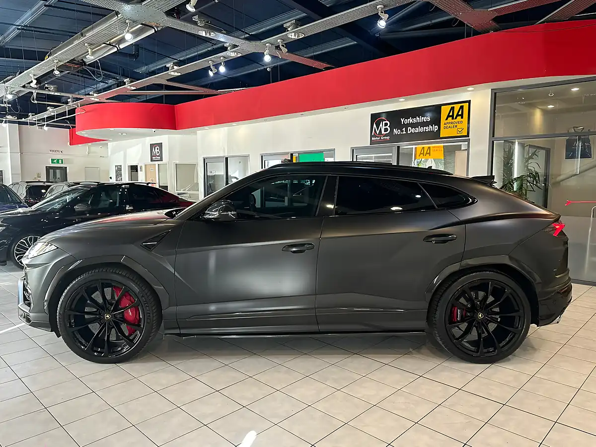 Used 2018 Lamborghini Urus Satin Black Wrap Black - Interior and Exterior details 5
