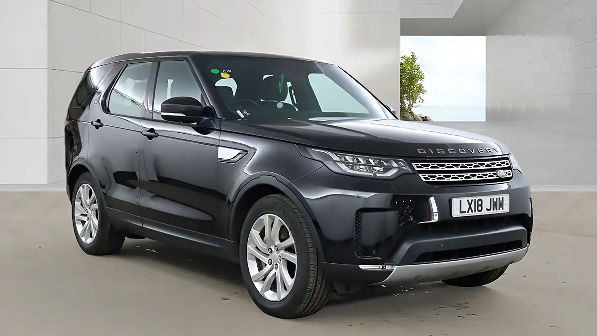 Used 2018 Land Rover Discovery Hse Black - Front View