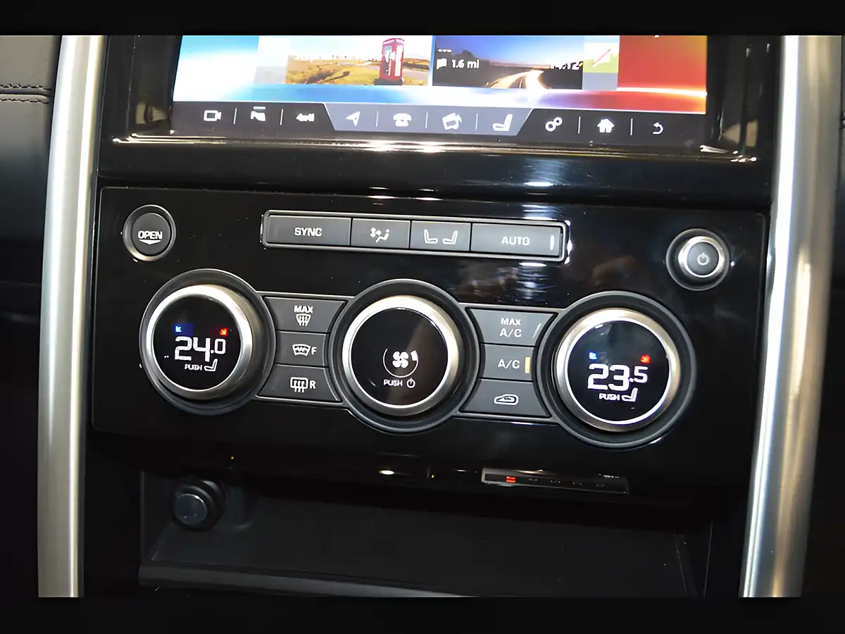 Used 2018 Land Rover Discovery Hse Black - Interior and Exterior details 11