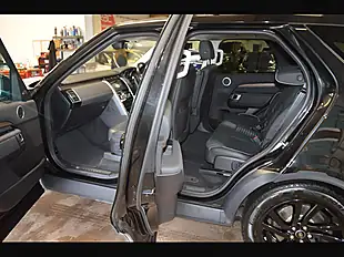 Used 2018 Land Rover Discovery Hse Black - Interior and Exterior details 14