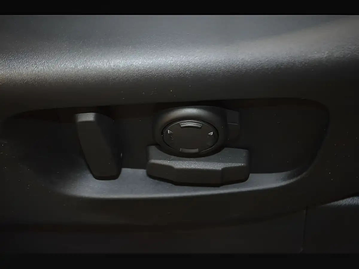 Used 2018 Land Rover Discovery Hse Black - Interior and Exterior details 16