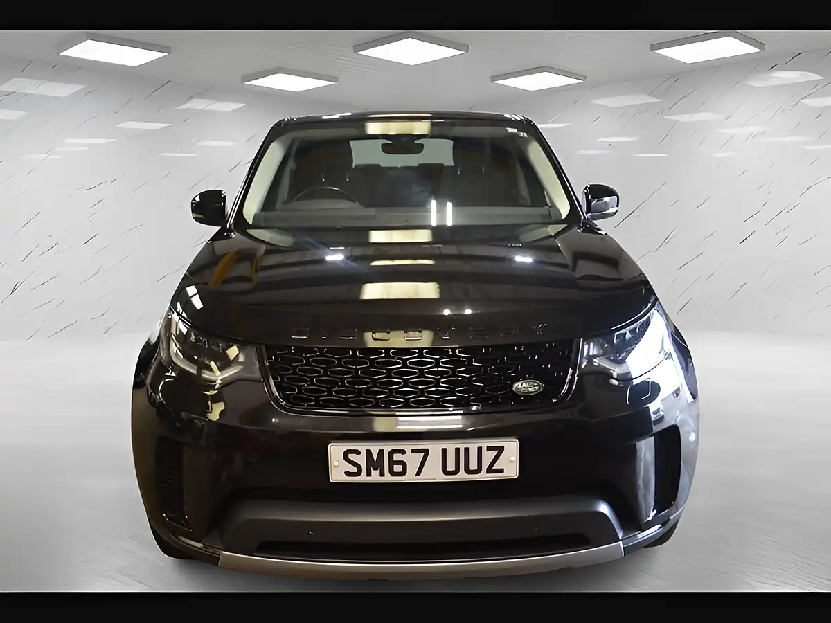 Used 2018 Land Rover Discovery Hse Black - Interior and Exterior details 2