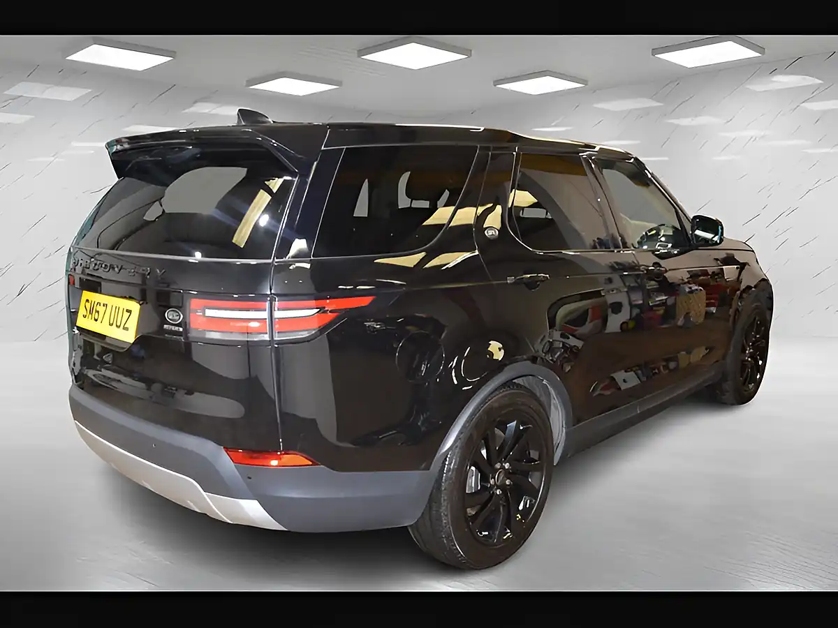 Used 2018 Land Rover Discovery Hse Black - Interior and Exterior details 6