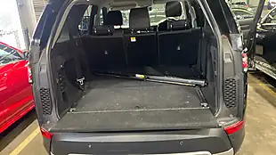 Used 2018 Land Rover Discovery Hse Black - Interior and Exterior details 9