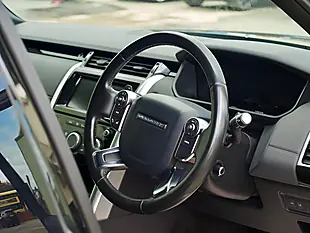 Used 2018 Land Rover Discovery Hse Black - Interior and Exterior details 11