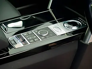 Used 2018 Land Rover Discovery Hse Black - Interior and Exterior details 12