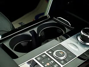 Used 2018 Land Rover Discovery Hse Black - Interior and Exterior details 14