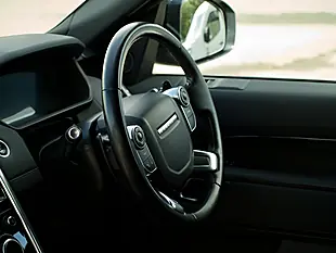 Used 2018 Land Rover Discovery Hse Black - Interior and Exterior details 16