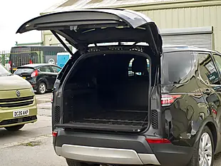 Used 2018 Land Rover Discovery Hse Black - Interior and Exterior details 4