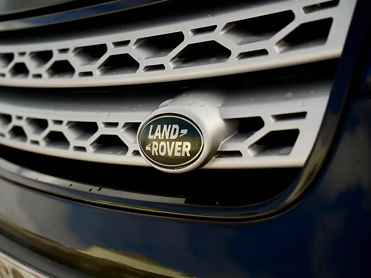 Used 2018 Land Rover Discovery Hse Black - Interior and Exterior details 7