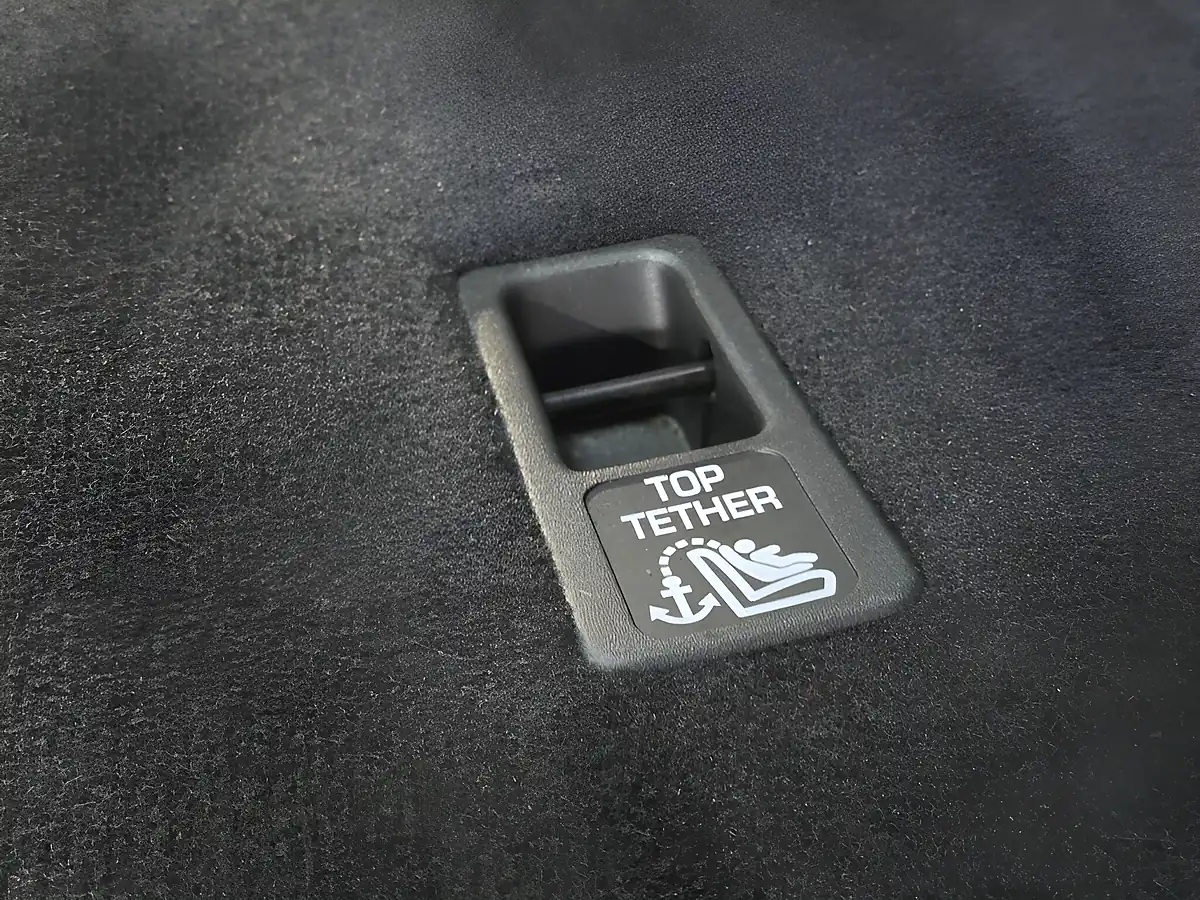 Used 2018 Land Rover Discovery Hse Blue - Interior and Exterior details 16